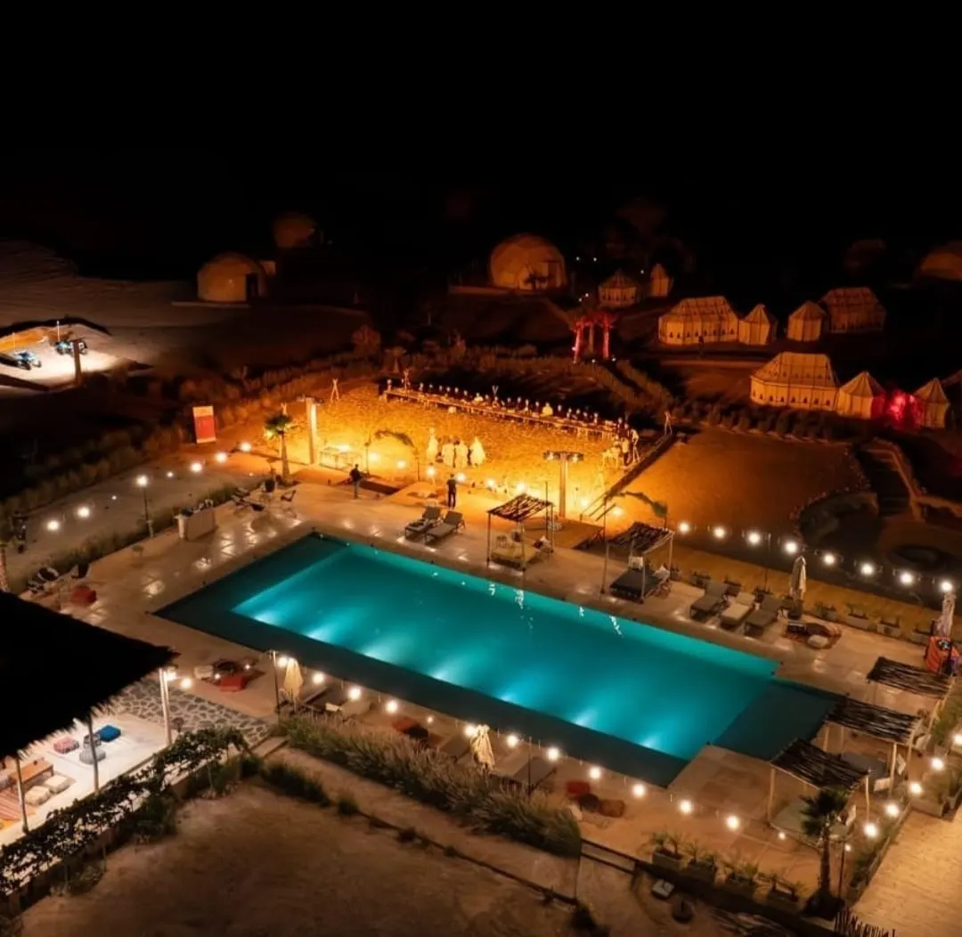 Accès piscine + déjeuner ou diner dans le désert d’agafay