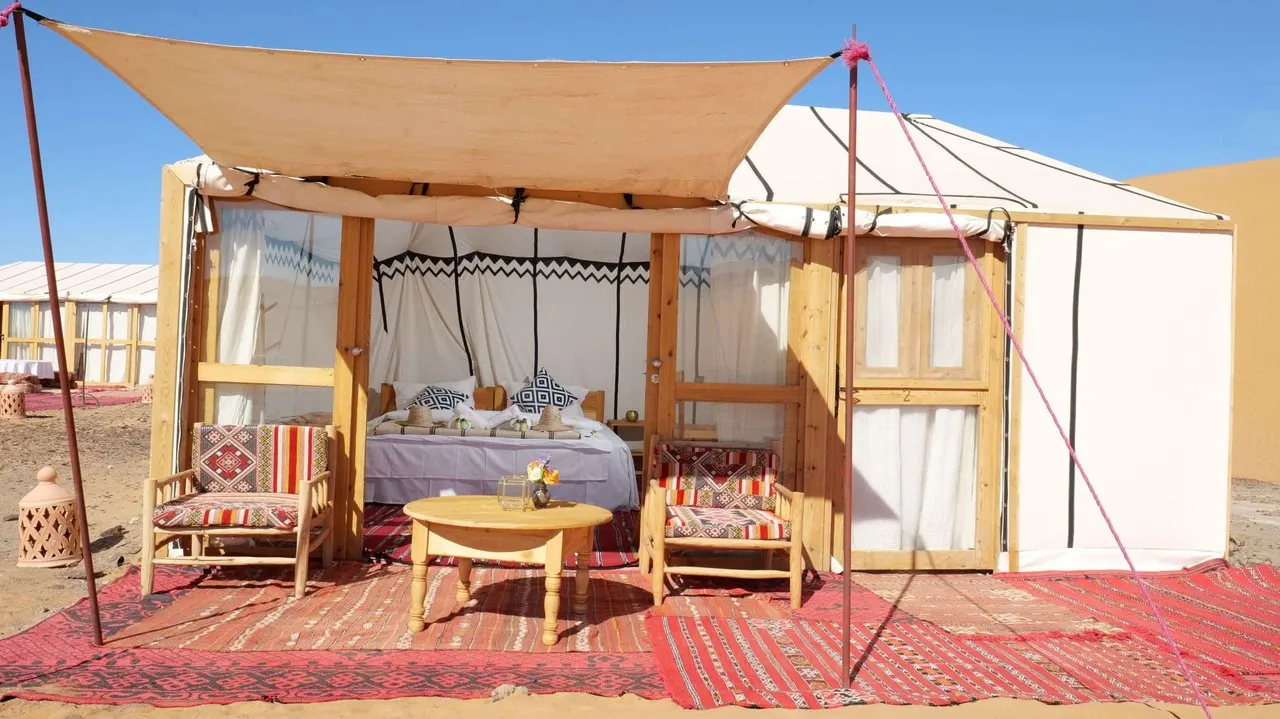 Merzouga : Nuit dans une tente de luxe au Sahara