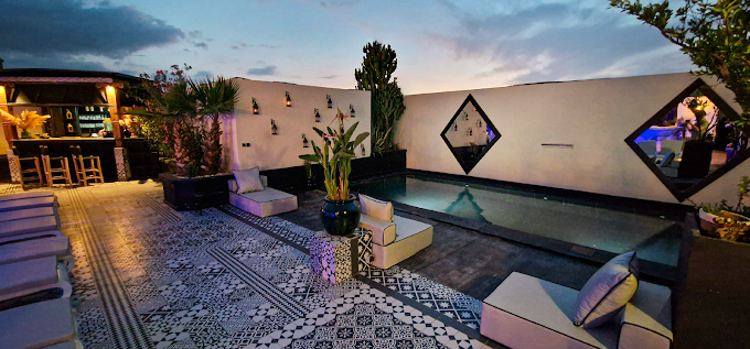 Accès piscine + Déjeuner dans un Riad à Marrakech